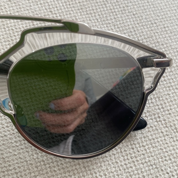 Like New Door So Real Unisex Sunglasses - Picture 3 of 8